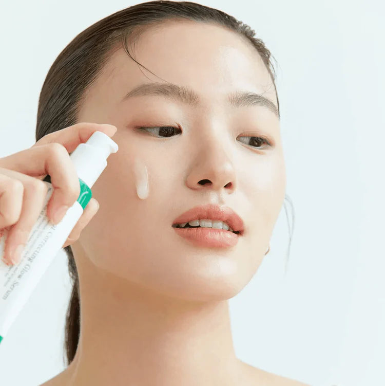 AXIS-Y - Dark Spot Correcting Glow Serum testas pÄ en person.