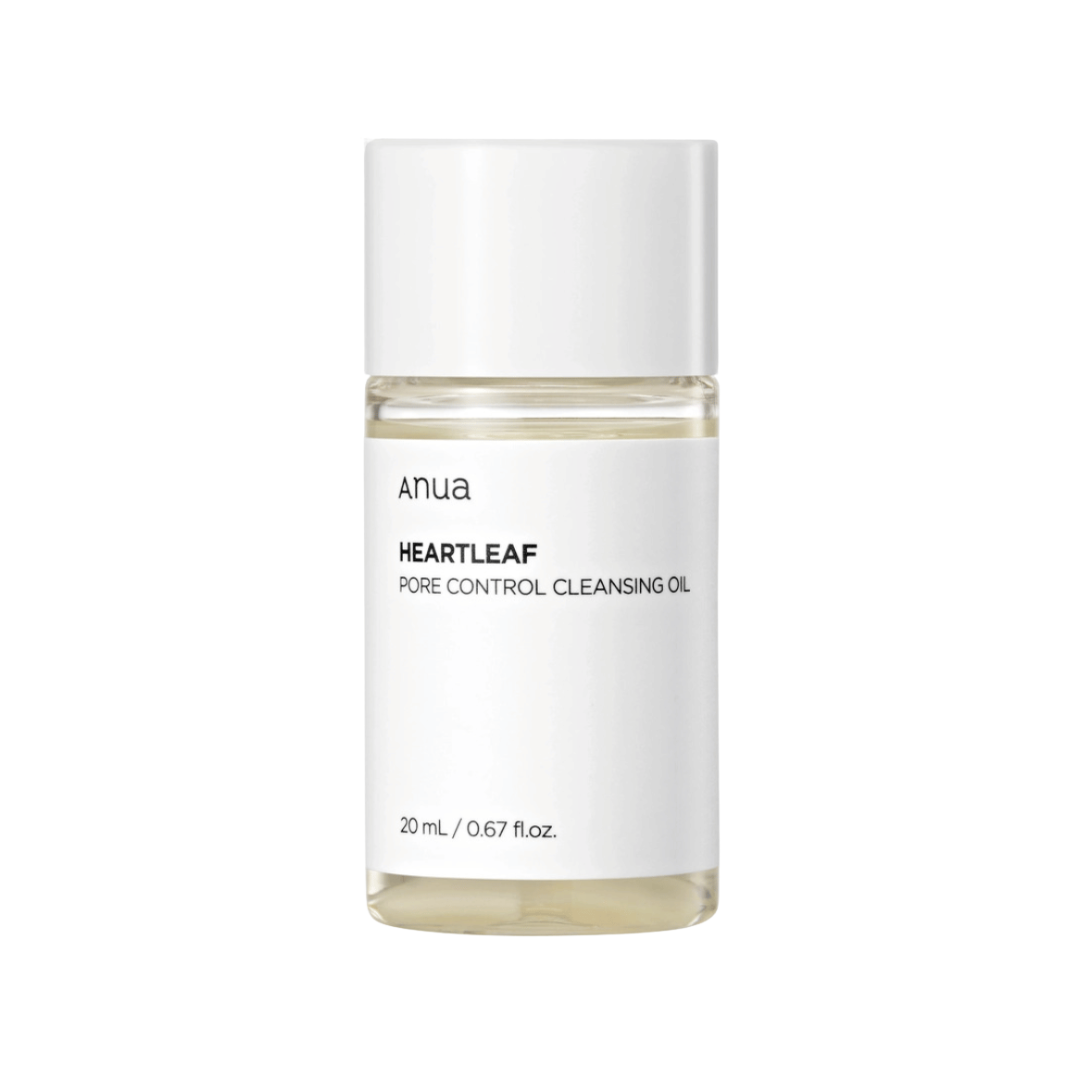 Lilla versionen av Anua Heartleaf Pore Control Cleansing Oil på en vit bakgrund.