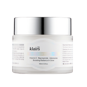 Klairs Freshly Juiced Vitamin E Mask på en vit bakgrund.