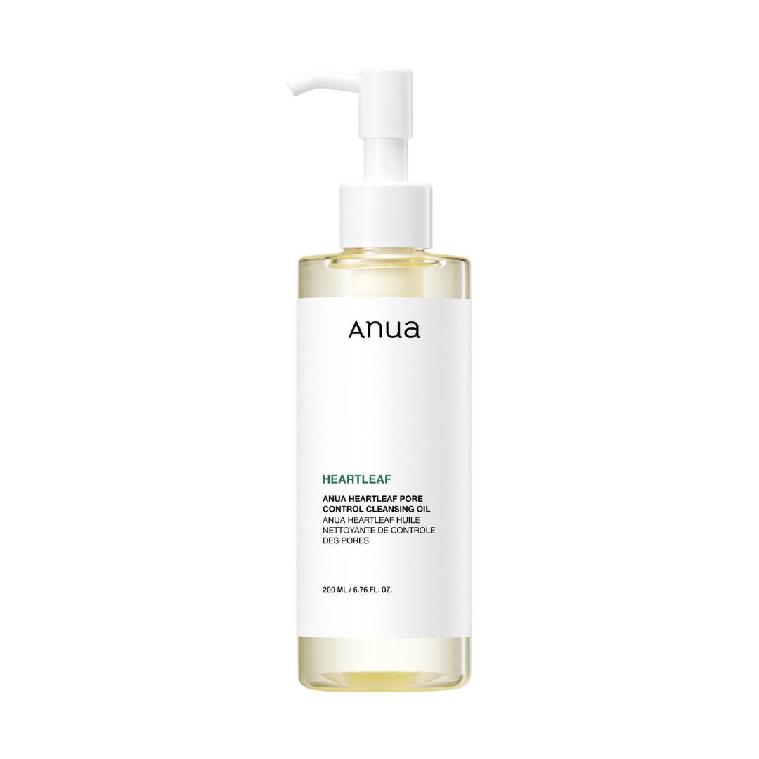 Anua - Heartleaf Pore Control Cleansing Oil på en vit bakgrund.