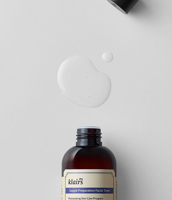 klairs supple preparation facial toner liggande på en vit bakgrund. 