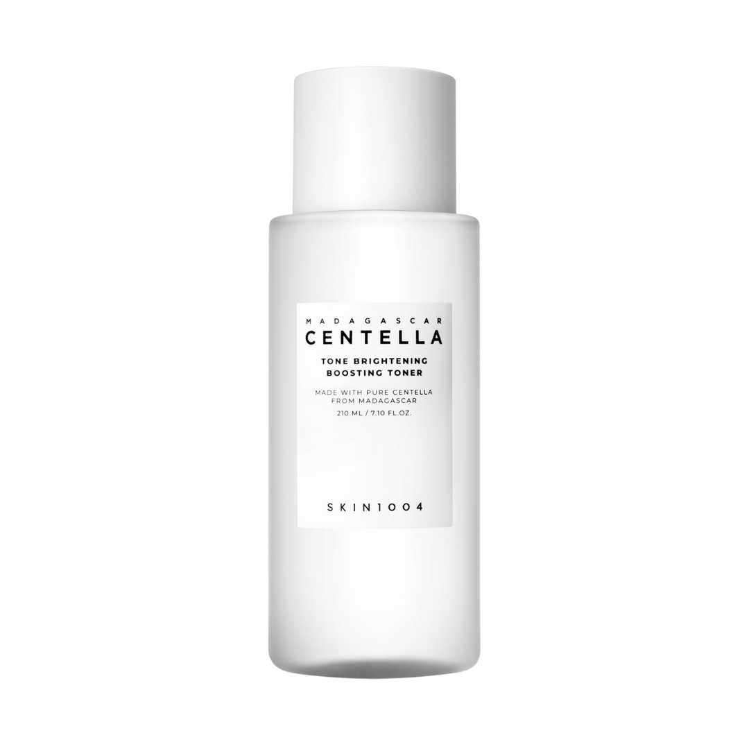 SKIN1004 - Madagascar Centella Tone Brightening Boosting Toner på en vit bakgrund.