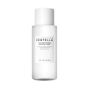 SKIN1004 - Madagascar Centella Tone Brightening Boosting Toner på en vit bakgrund.